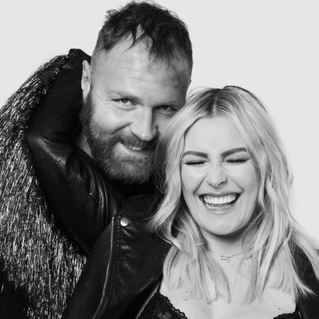 Renee Paquette lives a healthy marrital life with her husband and baby daughter.